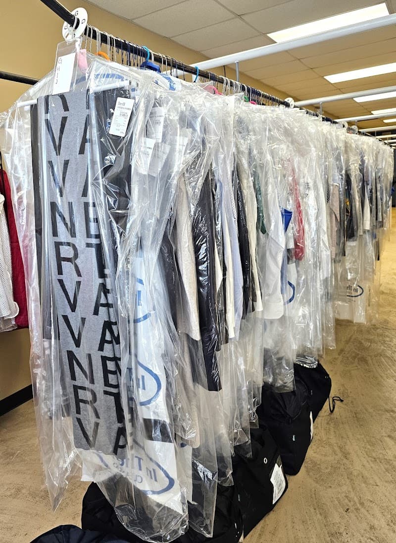 In The Bag Cleaners: 37th & Woodlawn gallery image 4