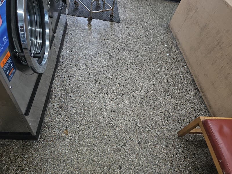 Fox Cleaners and Laundromat gallery image 3