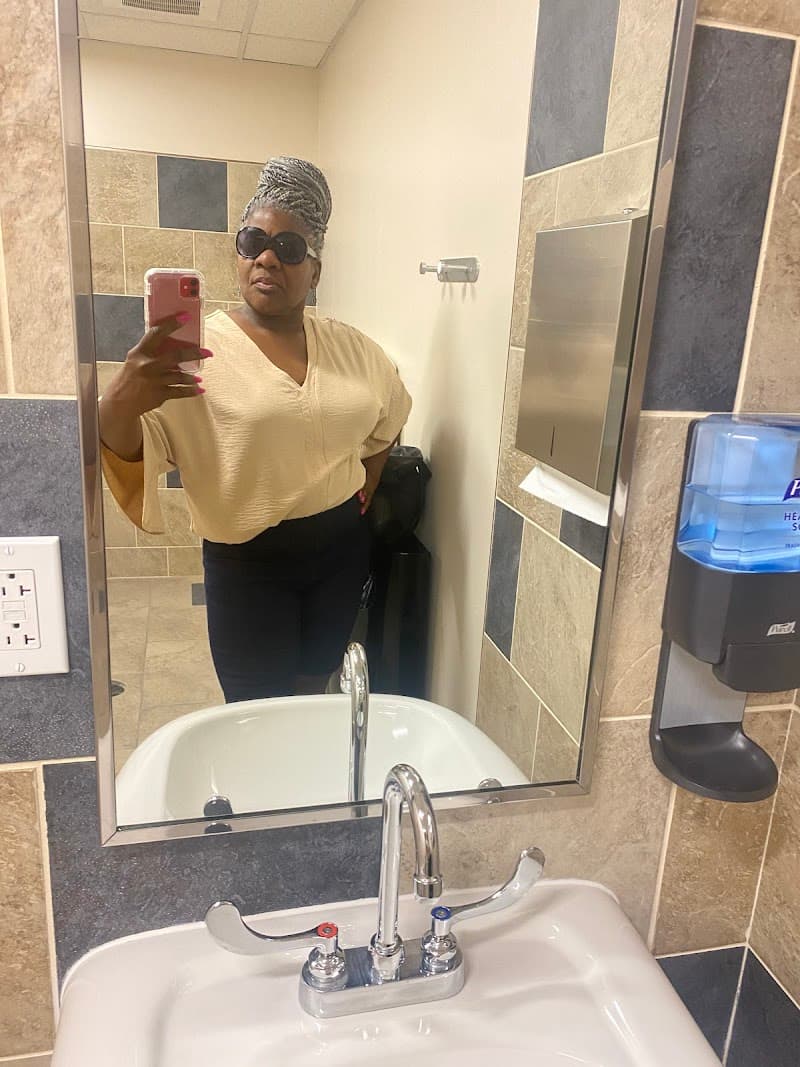 Apple Cleaners gallery image 8