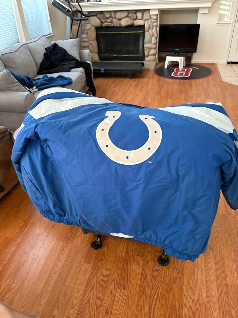 Lux Cleaners & Alterations gallery image 5