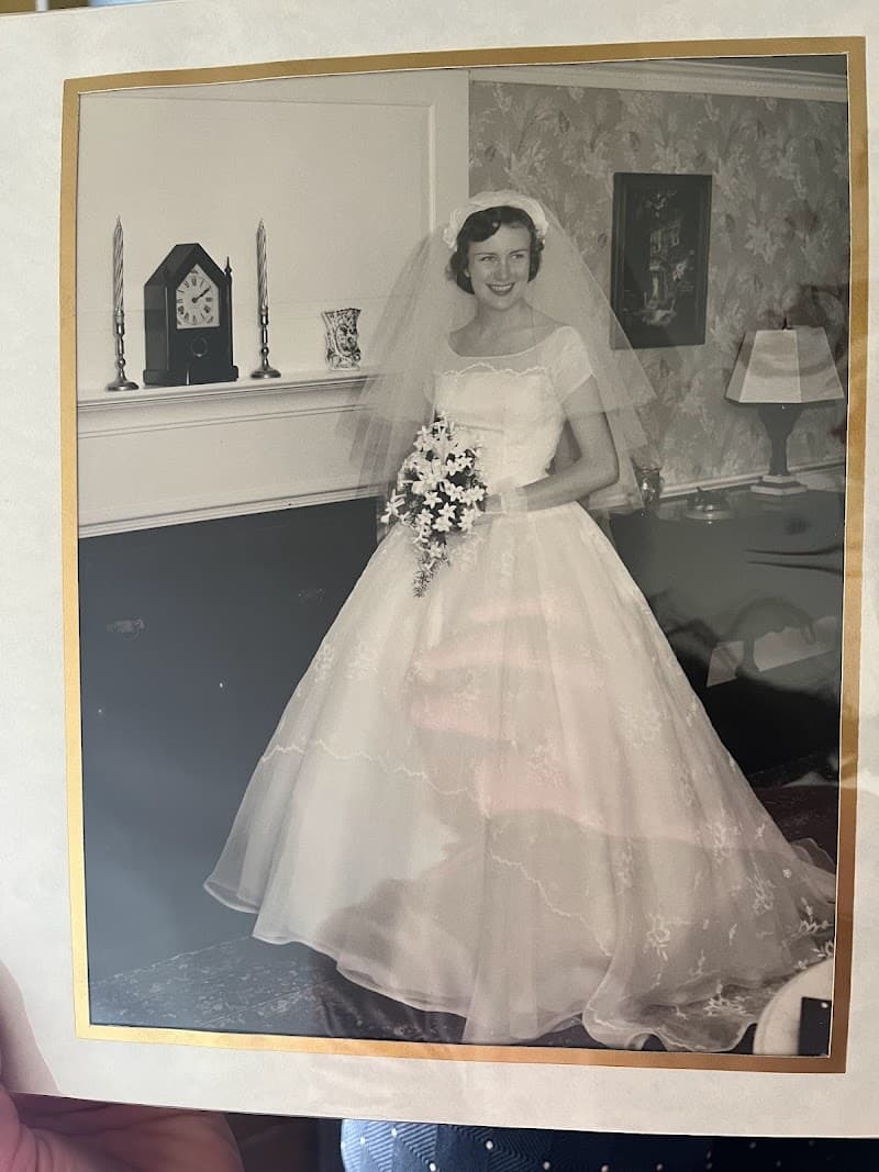 Holly Cleaners gallery image 9