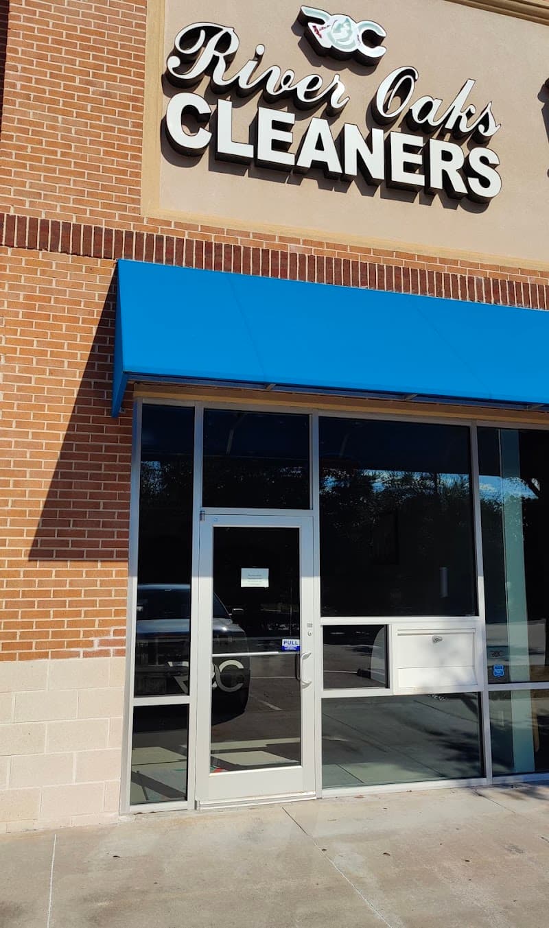 River Oaks Cleaners gallery image 1