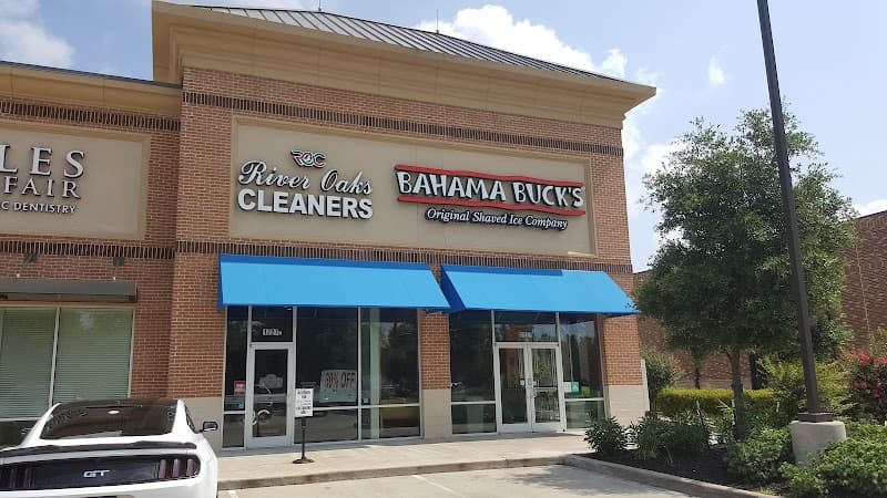 River Oaks Cleaners gallery image 2