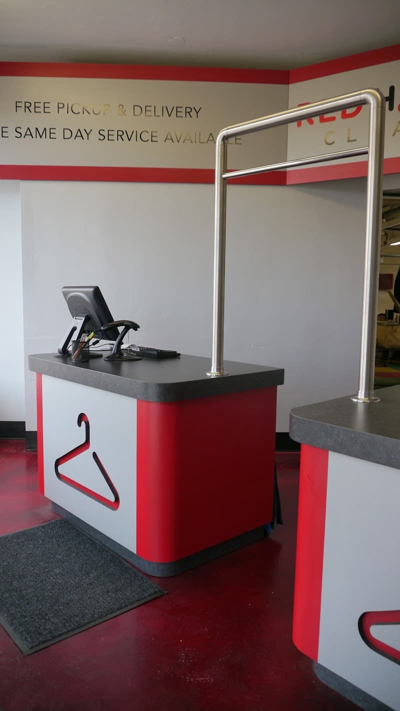Red Hanger - Bountiful gallery image 3