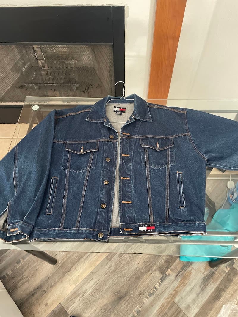 Apple Cleaners gallery image 1