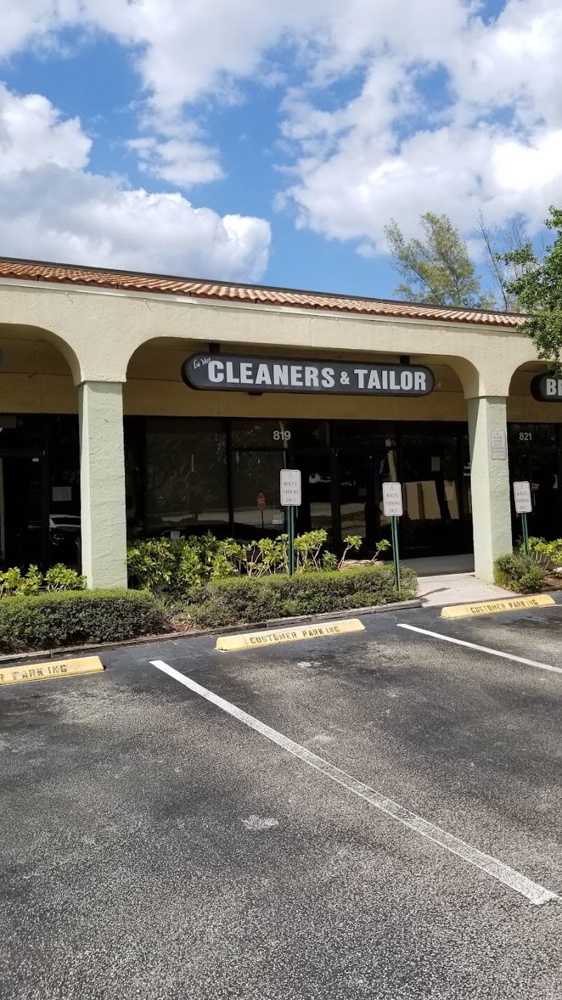 La Mer Dry Cleaners gallery image 4