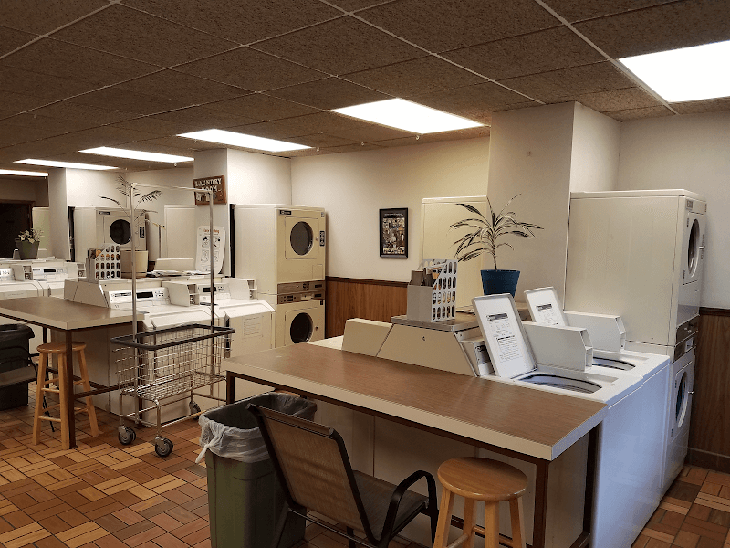 Julian's Dry Cleaners & Laundromat gallery image 4
