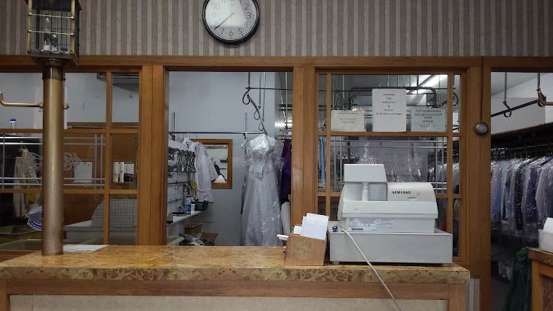 Arrowhead Cleaners & Laundry gallery image 8