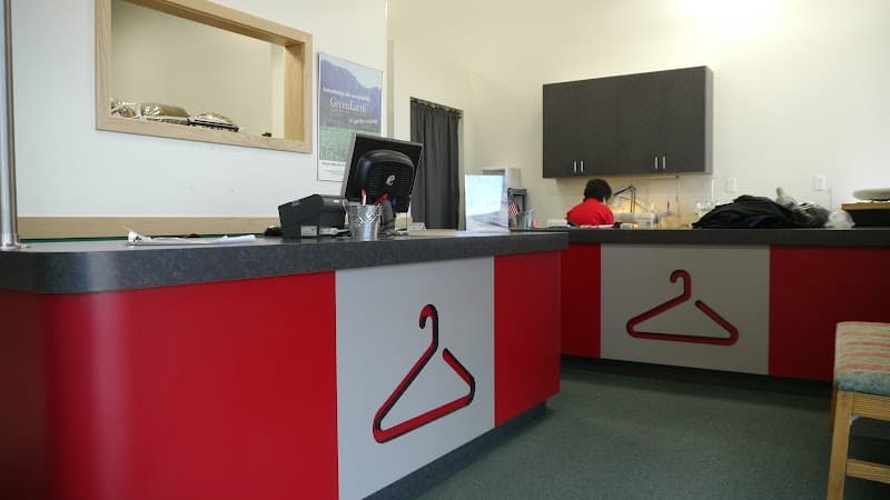 Red Hanger - North Ogden gallery image 4