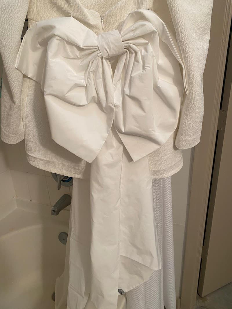 River Oaks Cleaners gallery image 6