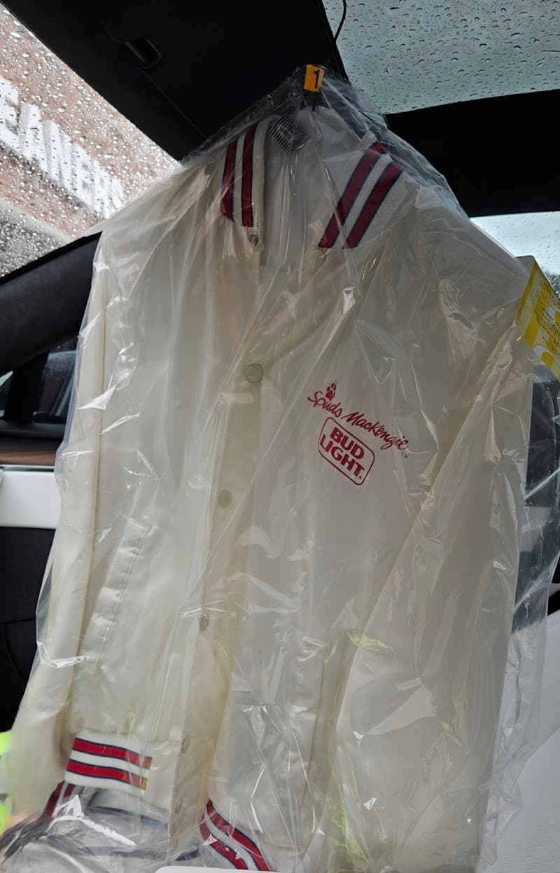 River Oaks Cleaners gallery image 4